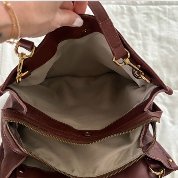 Chic Brown Leather Shoulder Bag - Picture 5 of 6